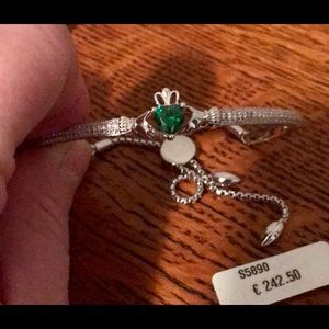 CLADDAGH BRACELET WITH GREEN AND WHITE CZS